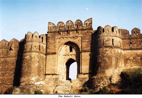 Rohtas Fort Muhteşem Bir Tarihi Kale: Gizemli Yolları ve Muhteşem Görselleriyle Keşfedilmeyi Bekliyor!